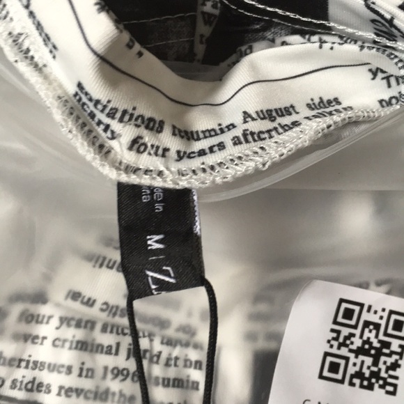 Zaful News Paper Print Crop Round Neck Tee - Picture 5 of 5